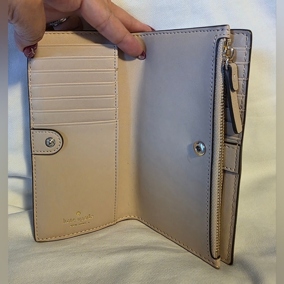 Kate Spade Light Tan Medium Wallet - Picture 4 of 6